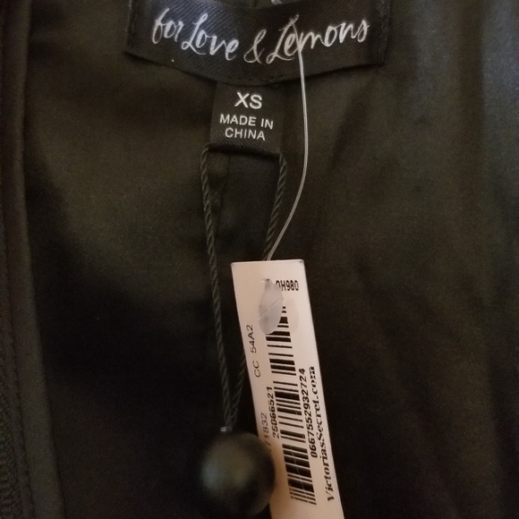 Victoria Secret - Picture 5 of 8